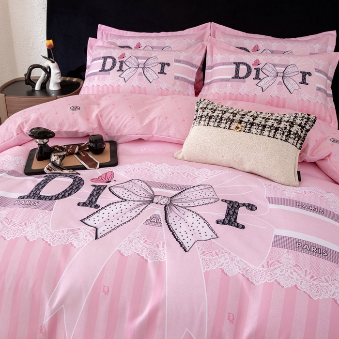 91家纺网 家纺一手货源 找家纺 宝薇 2026新款潮牌轻奢风加厚斜纹磨毛大版四件套 迪小姐