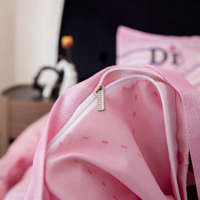 91家纺网 家纺一手货源 找家纺 宝薇 2026新款潮牌轻奢风加厚斜纹磨毛大版四件套 迪小姐