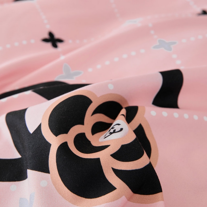 91家纺网 家纺一手货源 找家纺 宝薇 2026新款潮牌轻奢风加厚斜纹磨毛大版四件套 浪漫香氛