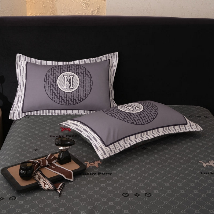 91家纺网 家纺一手货源 找家纺 宝薇 2026新款潮牌轻奢风加厚斜纹磨毛大版四件套 马上暴富