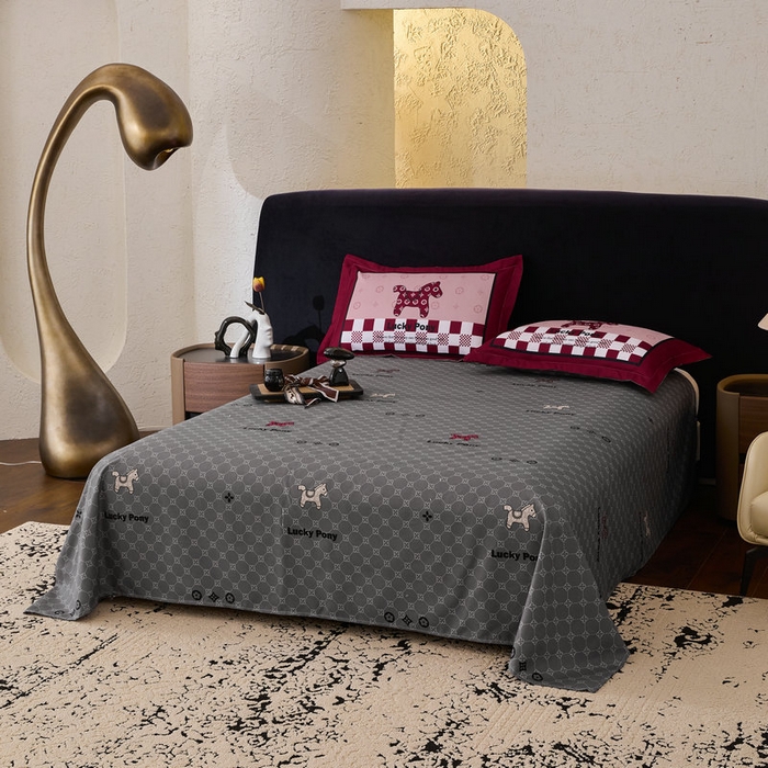 91家纺网 家纺一手货源 找家纺 宝薇 2026新款潮牌轻奢风加厚斜纹磨毛大版四件套 马上好运