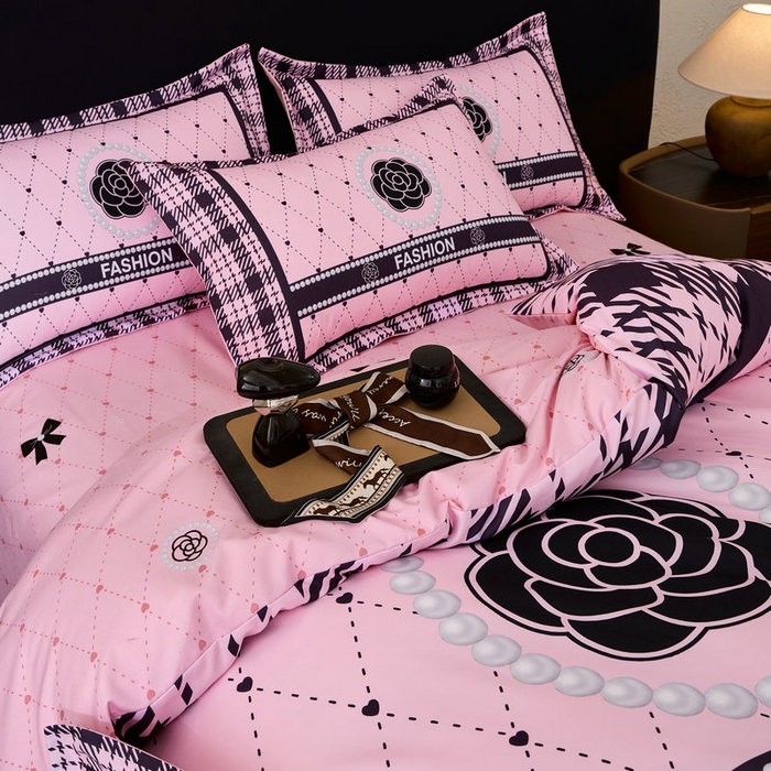 91家纺网 家纺一手货源 找家纺 宝薇 2026新款潮牌轻奢风加厚斜纹磨毛大版四件套 小香风