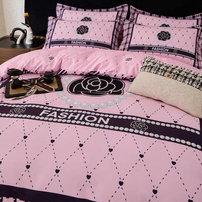 91家纺网 家纺一手货源 找家纺 宝薇 2026新款潮牌轻奢风加厚斜纹磨毛大版四件套 小香风