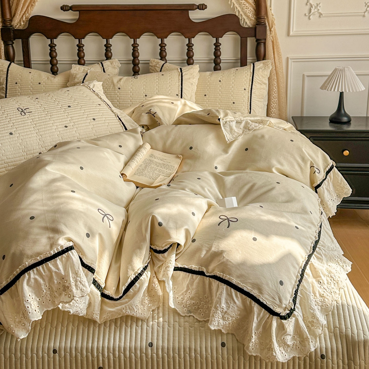 91家纺网 家纺一手货源 找家纺 美梦家纺 2026春夏新款全棉花边全棉床盖四件套系列 波点蝴蝶结·咖