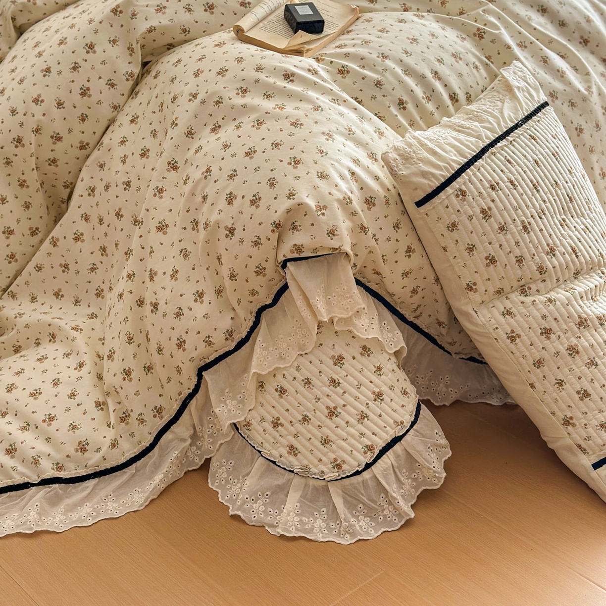 91家纺网 家纺一手货源 找家纺 美梦家纺 2026春夏新款全棉花边全棉床盖四件套系列 芊芊花海