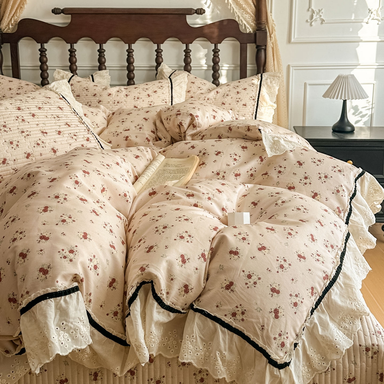 91家纺网 家纺一手货源 找家纺 美梦家纺 2026春夏新款全棉花边全棉床盖四件套系列 微微安·粉