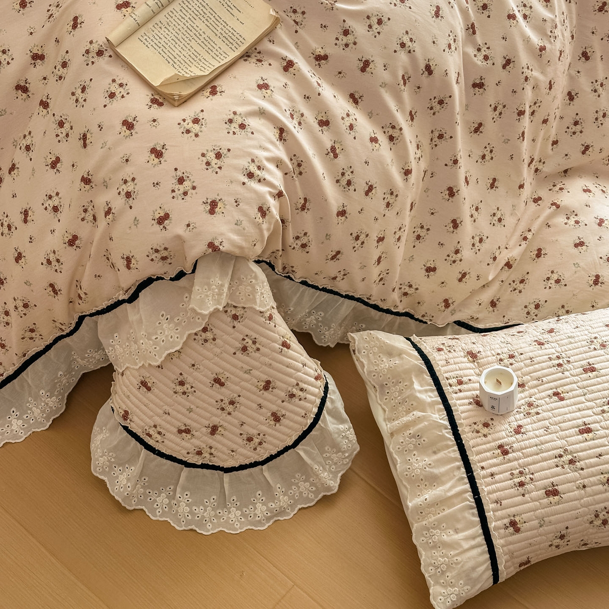 91家纺网 家纺一手货源 找家纺 美梦家纺 2026春夏新款全棉花边全棉床盖四件套系列 微微安·粉