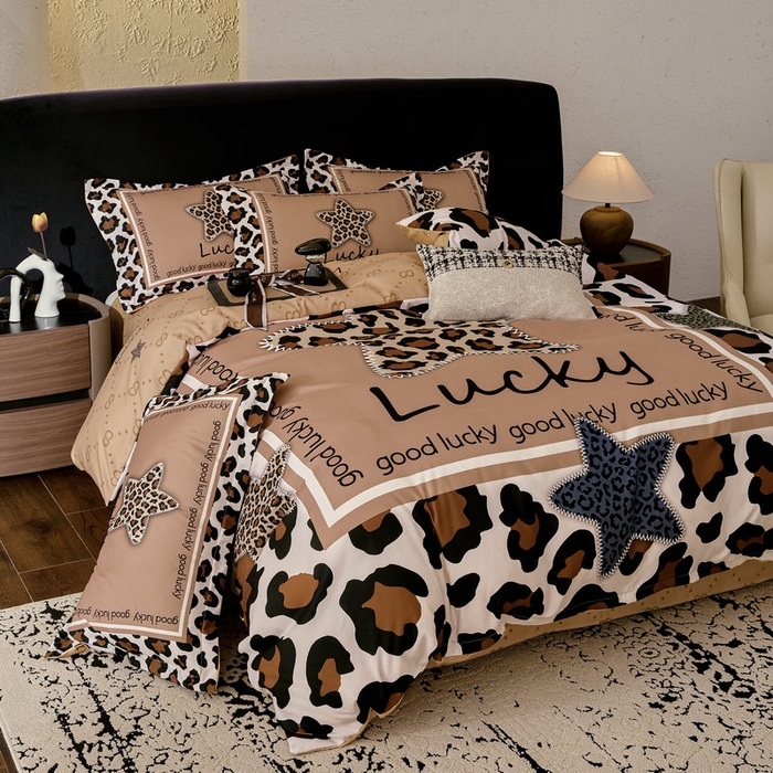 91家纺网 家纺一手货源 找家纺 宝薇 2026新款潮牌轻奢风加厚斜纹磨毛大版四件套 幸运豹纹