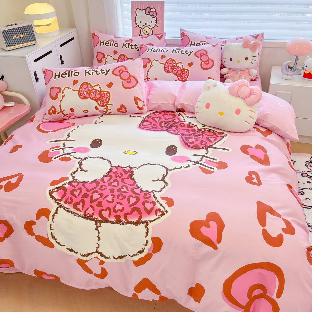 91家纺网 家纺一手货源 找家纺 暮思家居 2026新款正版授权三丽鸥大版全棉纯棉数码印花纯棉四件套系列-第二批(专版花型) 大版-豹纹凯蒂猫