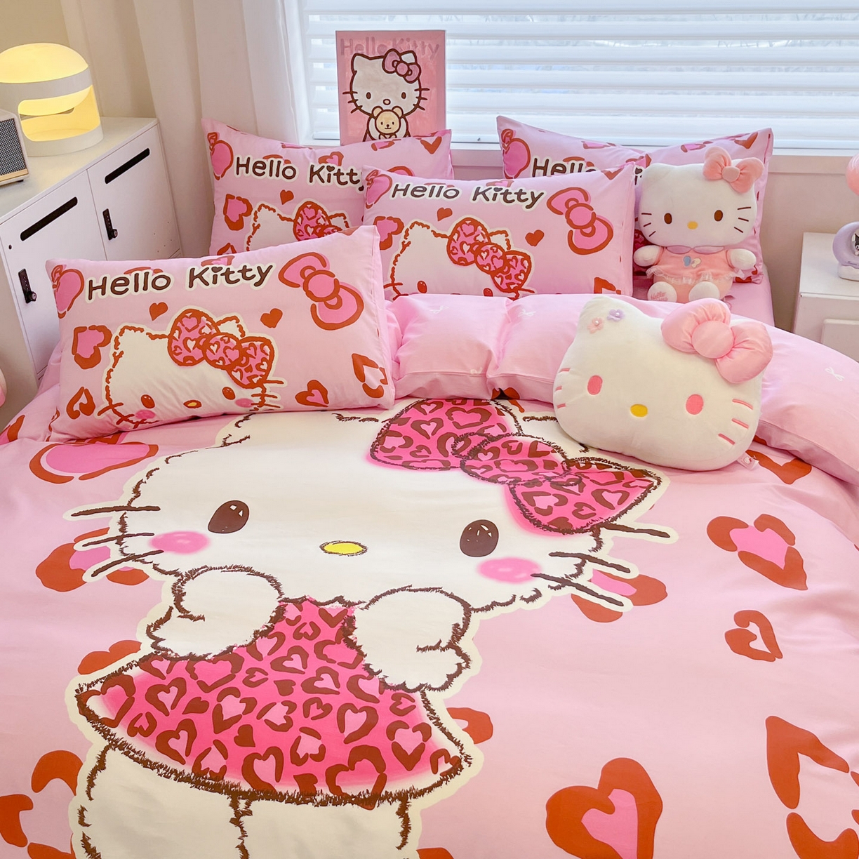 91家纺网 家纺一手货源 找家纺 暮思家居 2026新款正版授权三丽鸥大版全棉纯棉数码印花纯棉四件套系列-第二批(专版花型) 大版-豹纹凯蒂猫