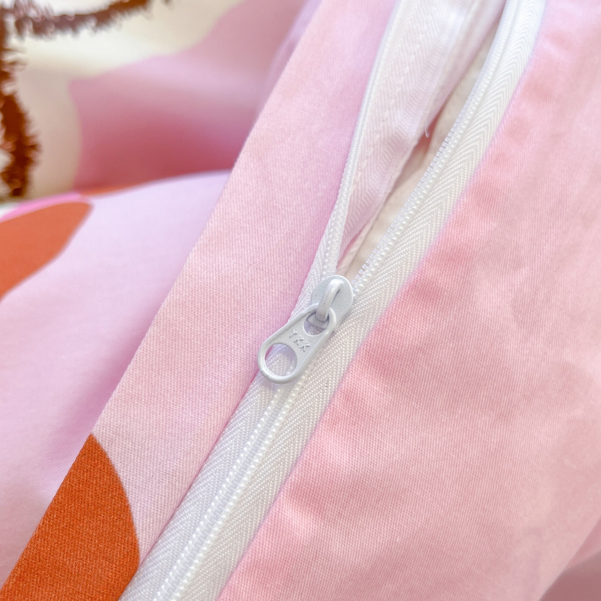 91家纺网 家纺一手货源 找家纺 暮思家居 2026新款正版授权三丽鸥大版全棉纯棉数码印花纯棉四件套系列-第二批(专版花型) 大版-豹纹凯蒂猫