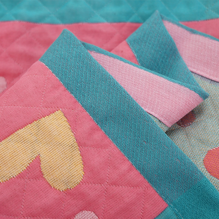 91家纺网 家纺一手货源 找家纺 朴尔家纺-毛巾被 2026新款全棉色织提花宽边定位四层纱布枕巾 彩色爱-粉