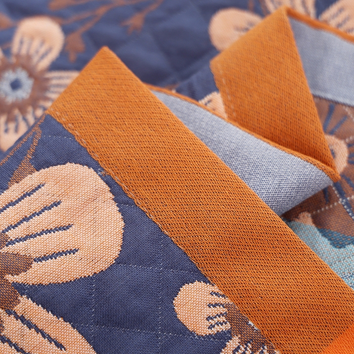 91家纺网 家纺一手货源 找家纺 朴尔家纺-毛巾被 2026新款全棉色织提花宽边定位四层纱布枕巾 梅花朵朵-藏青