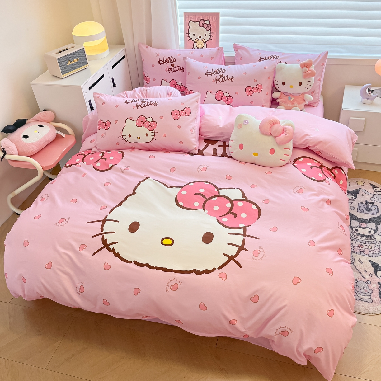 91家纺网 家纺一手货源 找家纺 暮思家居 2026新款正版授权三丽鸥大版全棉纯棉数码印花纯棉四件套系列-第二批(专版花型) 大版-蝴蝶结KT