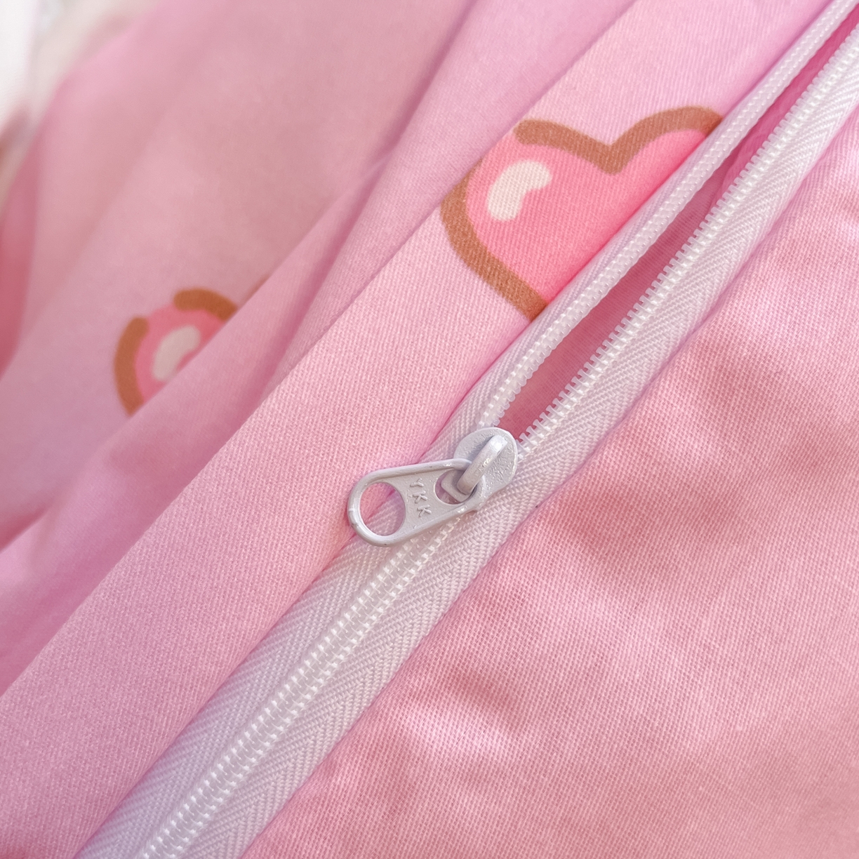 91家纺网 家纺一手货源 找家纺 暮思家居 2026新款正版授权三丽鸥大版全棉纯棉数码印花纯棉四件套系列-第二批(专版花型) 大版-蝴蝶结KT