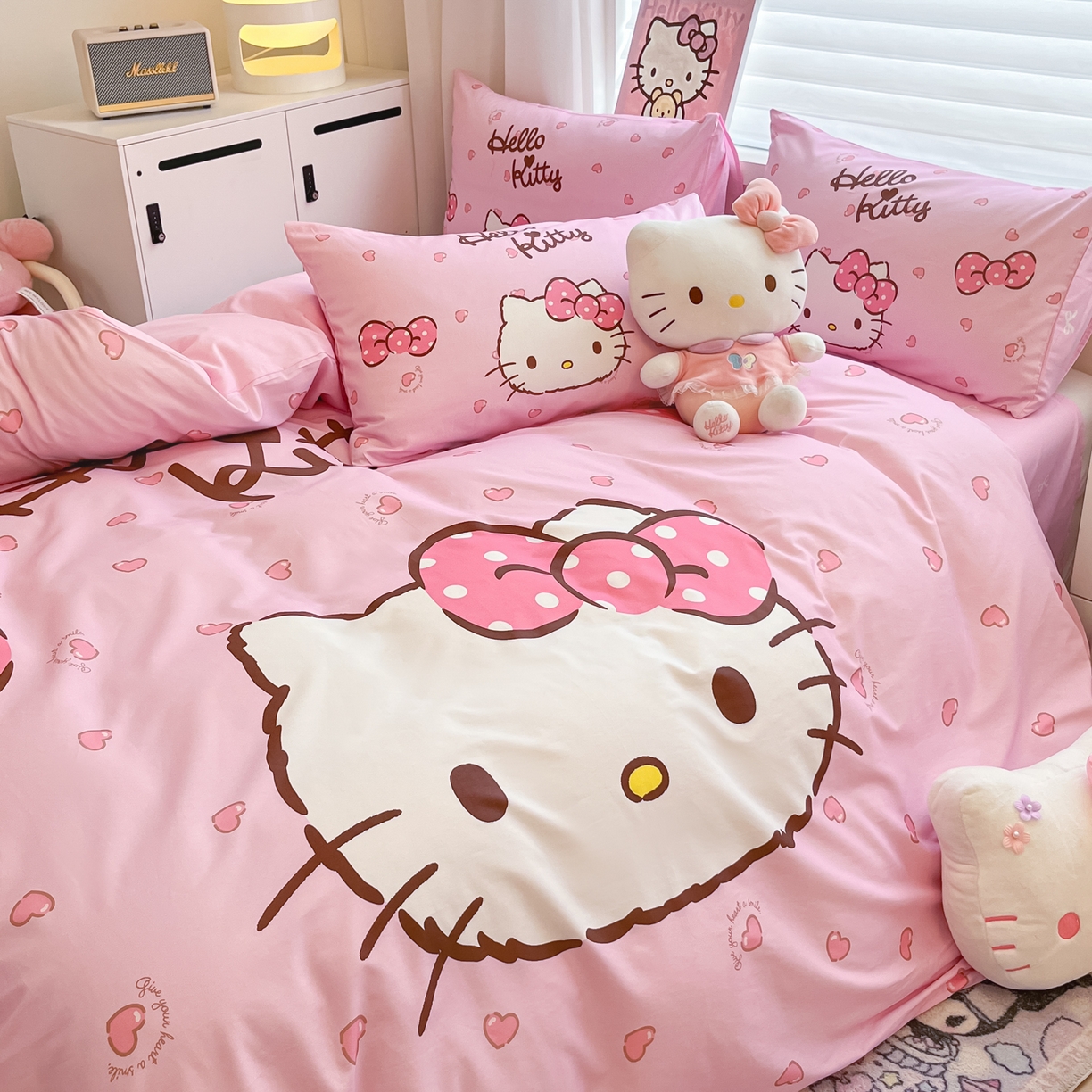 91家纺网 家纺一手货源 找家纺 暮思家居 2026新款正版授权三丽鸥大版全棉纯棉数码印花纯棉四件套系列-第二批(专版花型) 大版-蝴蝶结KT