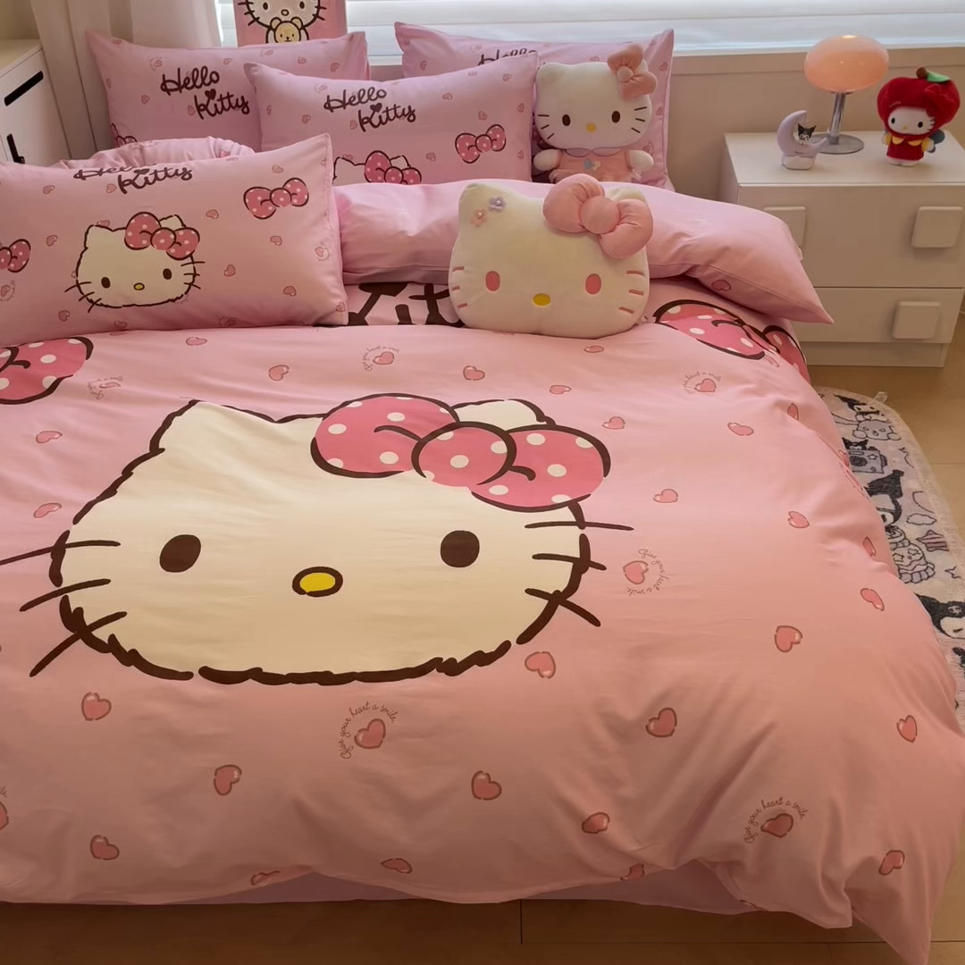 91家纺网 家纺一手货源 找家纺 暮思家居 2026新款正版授权三丽鸥大版全棉纯棉数码印花纯棉四件套系列-第二批(专版花型) 大版-蝴蝶结KT