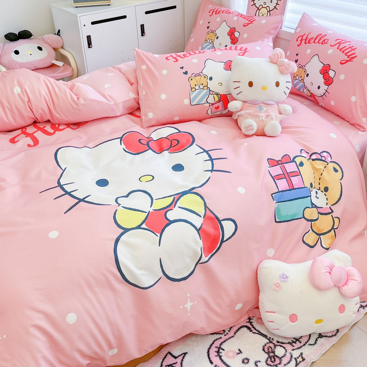 91家纺网 家纺一手货源 找家纺 暮思家居 2026新款正版授权三丽鸥大版全棉纯棉数码印花纯棉四件套系列-第二批(专版花型) 大版-礼物KT