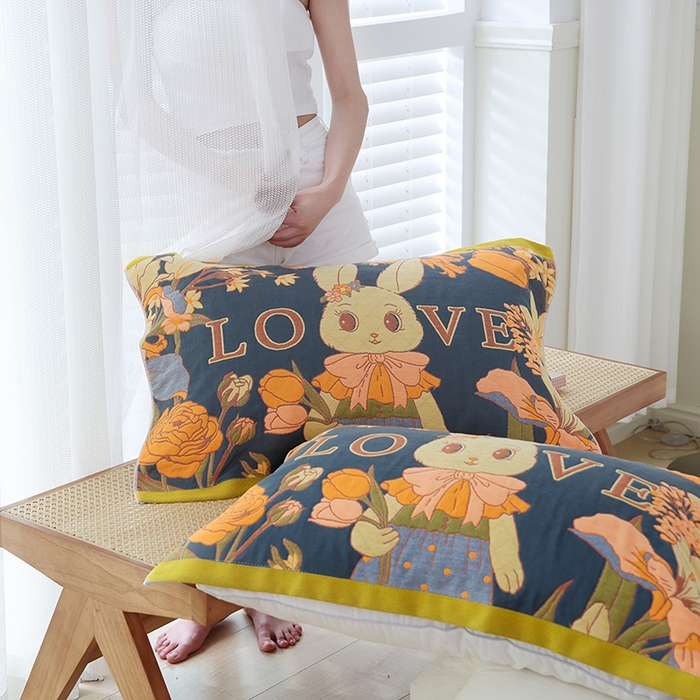 91家纺网 家纺一手货源 找家纺 朴尔家纺-毛巾被 2026新款色织定位提花纯棉四层纱布枕巾 爱情来临-藏青