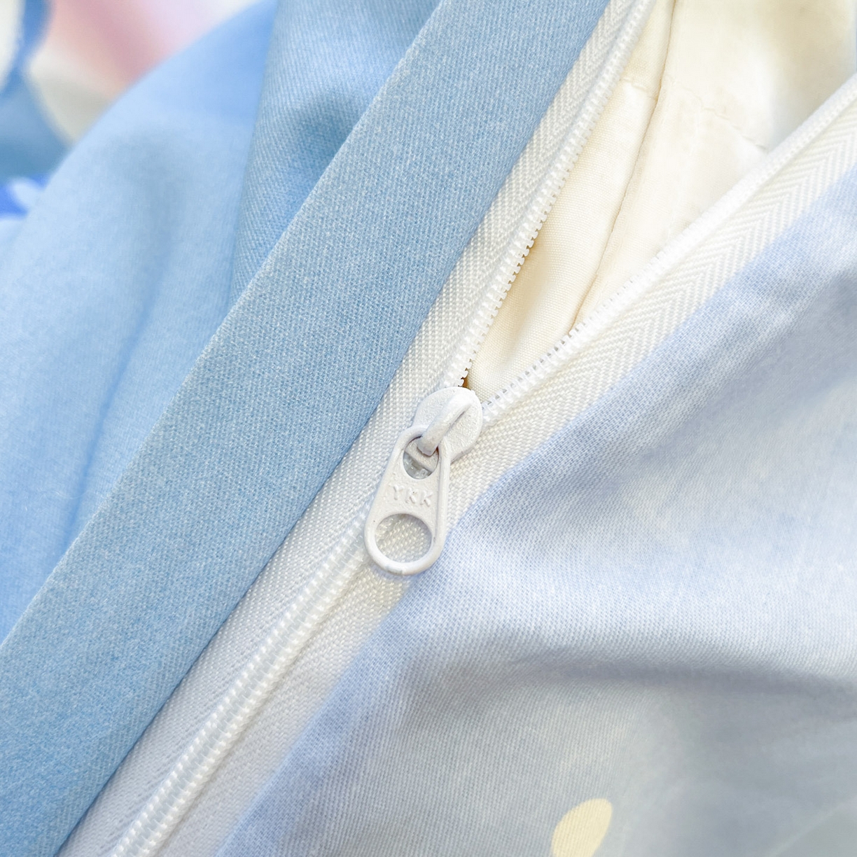 91家纺网 家纺一手货源 找家纺 暮思家居 2026新款正版授权三丽鸥大版全棉纯棉数码印花纯棉四件套系列-第二批(专版花型) 大版-晚安玉桂狗