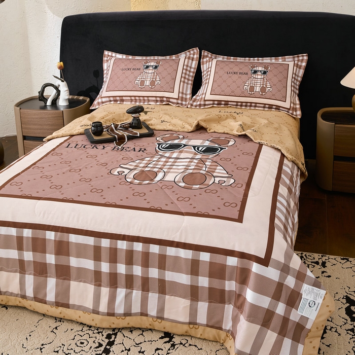 91家纺网 家纺一手货源 找家纺 宝薇 2026新款潮牌轻奢风大版夏被夏凉被空调被 宝丽熊