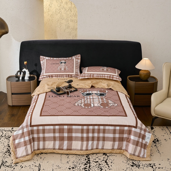 91家纺网 家纺一手货源 找家纺 宝薇 2026新款潮牌轻奢风大版夏被夏凉被空调被 宝丽熊