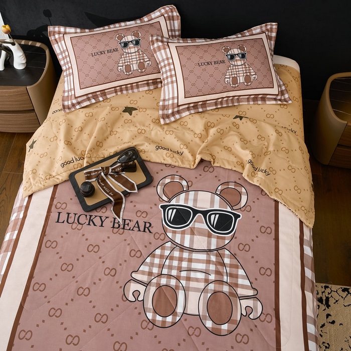 91家纺网 家纺一手货源 找家纺 宝薇 2026新款潮牌轻奢风大版夏被夏凉被空调被 宝丽熊