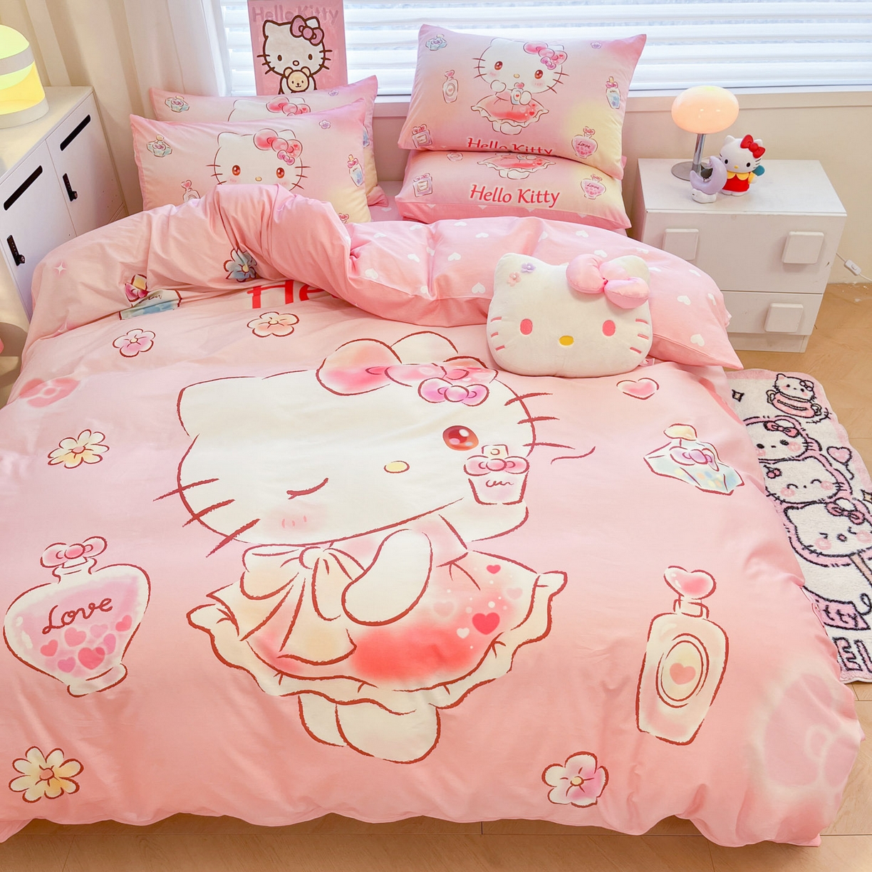 91家纺网 家纺一手货源 找家纺 暮思家居 2026新款正版授权三丽鸥大版全棉纯棉数码印花纯棉四件套系列-第二批(专版花型) 大版-香水KT