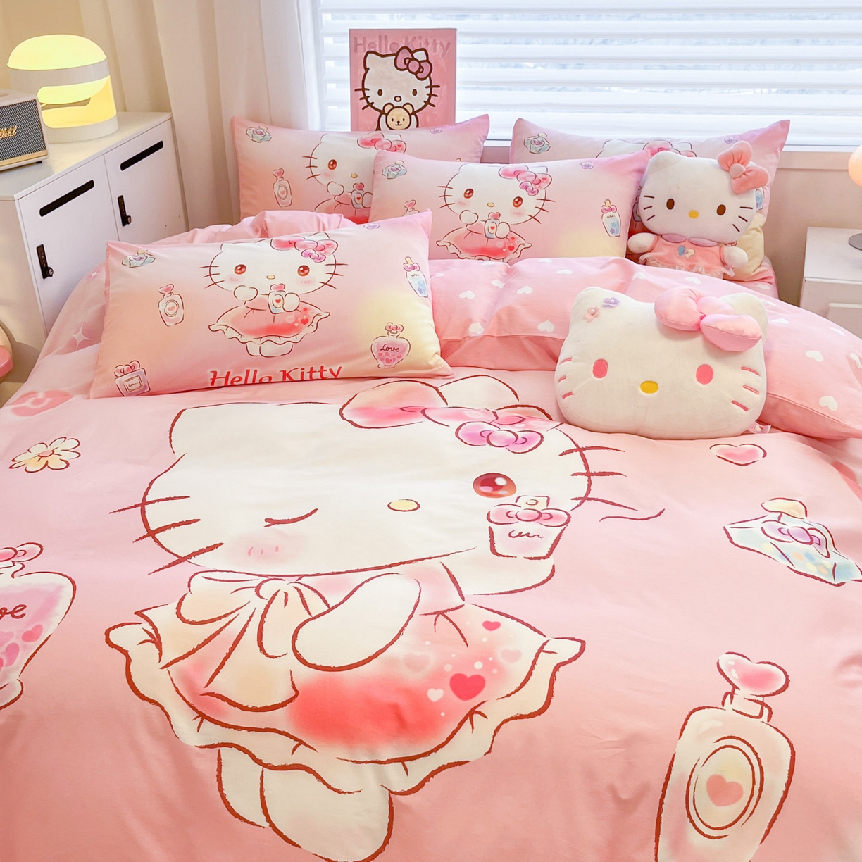 91家纺网 家纺一手货源 找家纺 暮思家居 2026新款正版授权三丽鸥大版全棉纯棉数码印花纯棉四件套系列-第二批(专版花型) 大版-香水KT