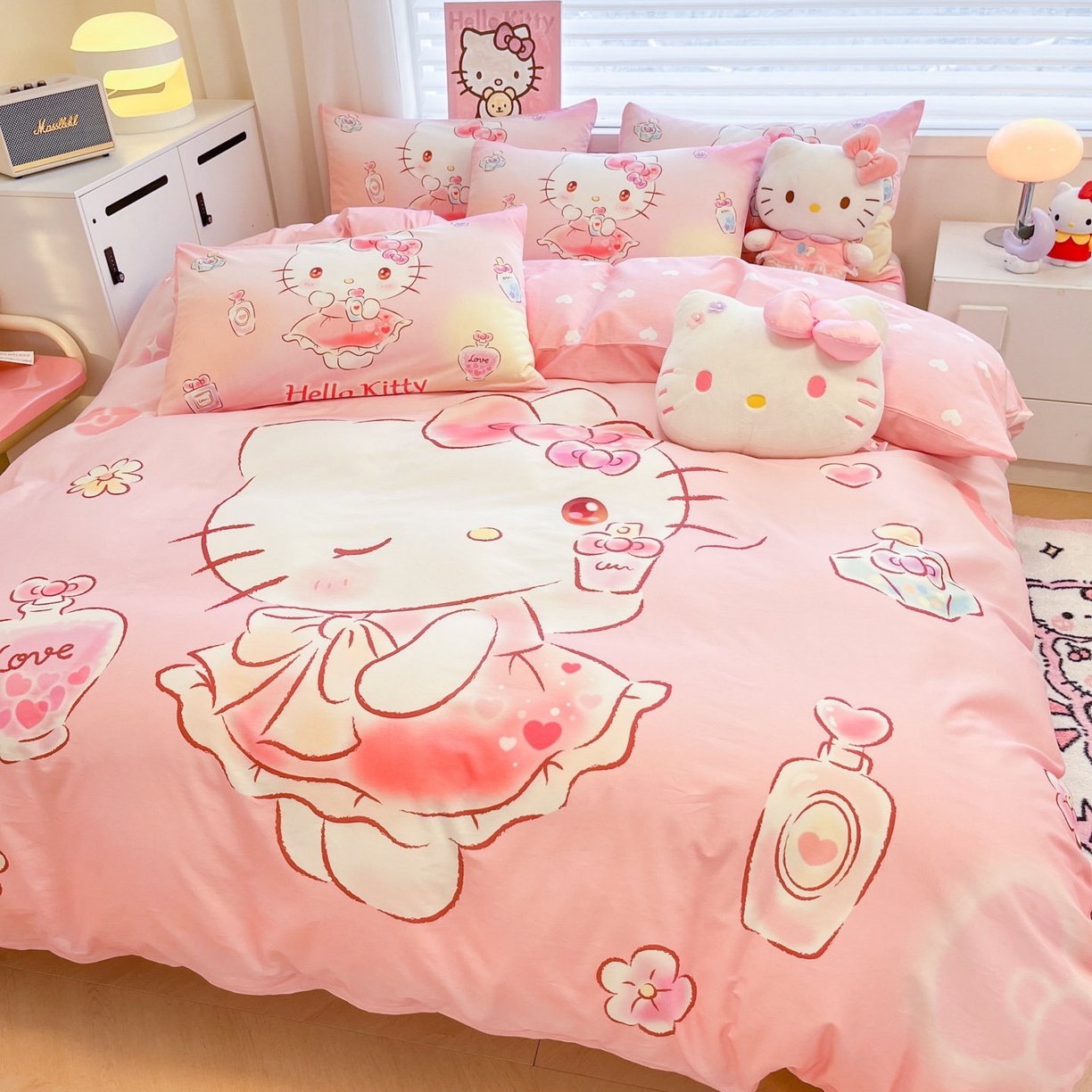 91家纺网 家纺一手货源 找家纺 暮思家居 2026新款正版授权三丽鸥大版全棉纯棉数码印花纯棉四件套系列-第二批(专版花型) 大版-香水KT