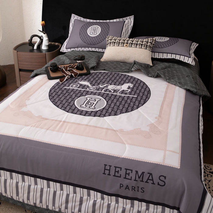 91家纺网 家纺一手货源 找家纺 宝薇 2026新款潮牌轻奢风大版夏被夏凉被空调被 马上暴富