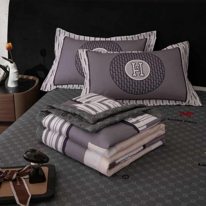 91家纺网 家纺一手货源 找家纺 宝薇 2026新款潮牌轻奢风大版夏被夏凉被空调被 马上暴富