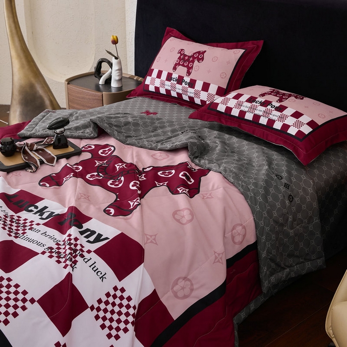 91家纺网 家纺一手货源 找家纺 宝薇 2026新款潮牌轻奢风大版夏被夏凉被空调被 马上好运