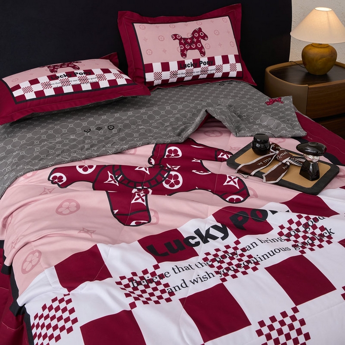 91家纺网 家纺一手货源 找家纺 宝薇 2026新款潮牌轻奢风大版夏被夏凉被空调被 马上好运