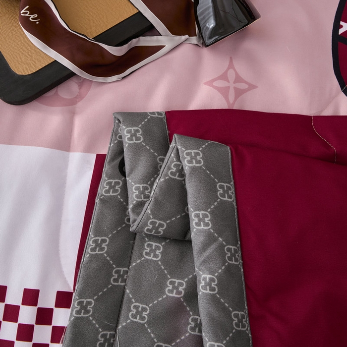 91家纺网 家纺一手货源 找家纺 宝薇 2026新款潮牌轻奢风大版夏被夏凉被空调被 马上好运