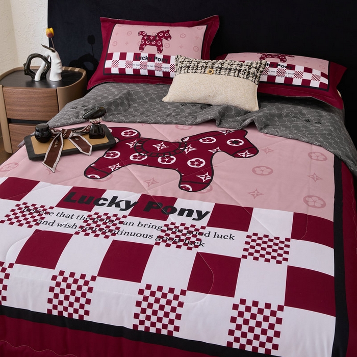 91家纺网 家纺一手货源 找家纺 宝薇 2026新款潮牌轻奢风大版夏被夏凉被空调被 马上好运