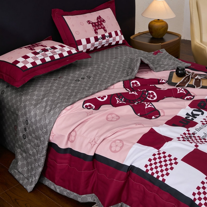 91家纺网 家纺一手货源 找家纺 宝薇 2026新款潮牌轻奢风大版夏被夏凉被空调被 马上好运