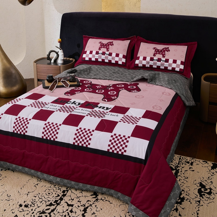 91家纺网 家纺一手货源 找家纺 宝薇 2026新款潮牌轻奢风大版夏被夏凉被空调被 马上好运