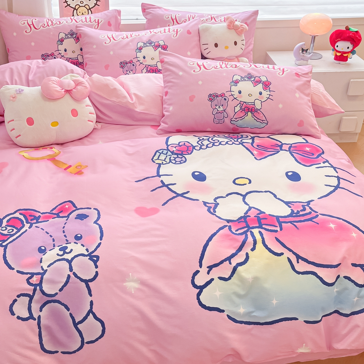 91家纺网 家纺一手货源 找家纺 暮思家居 2026新款正版授权三丽鸥大版全棉纯棉数码印花纯棉四件套系列-第二批(专版花型) 大版-幸福KT猫