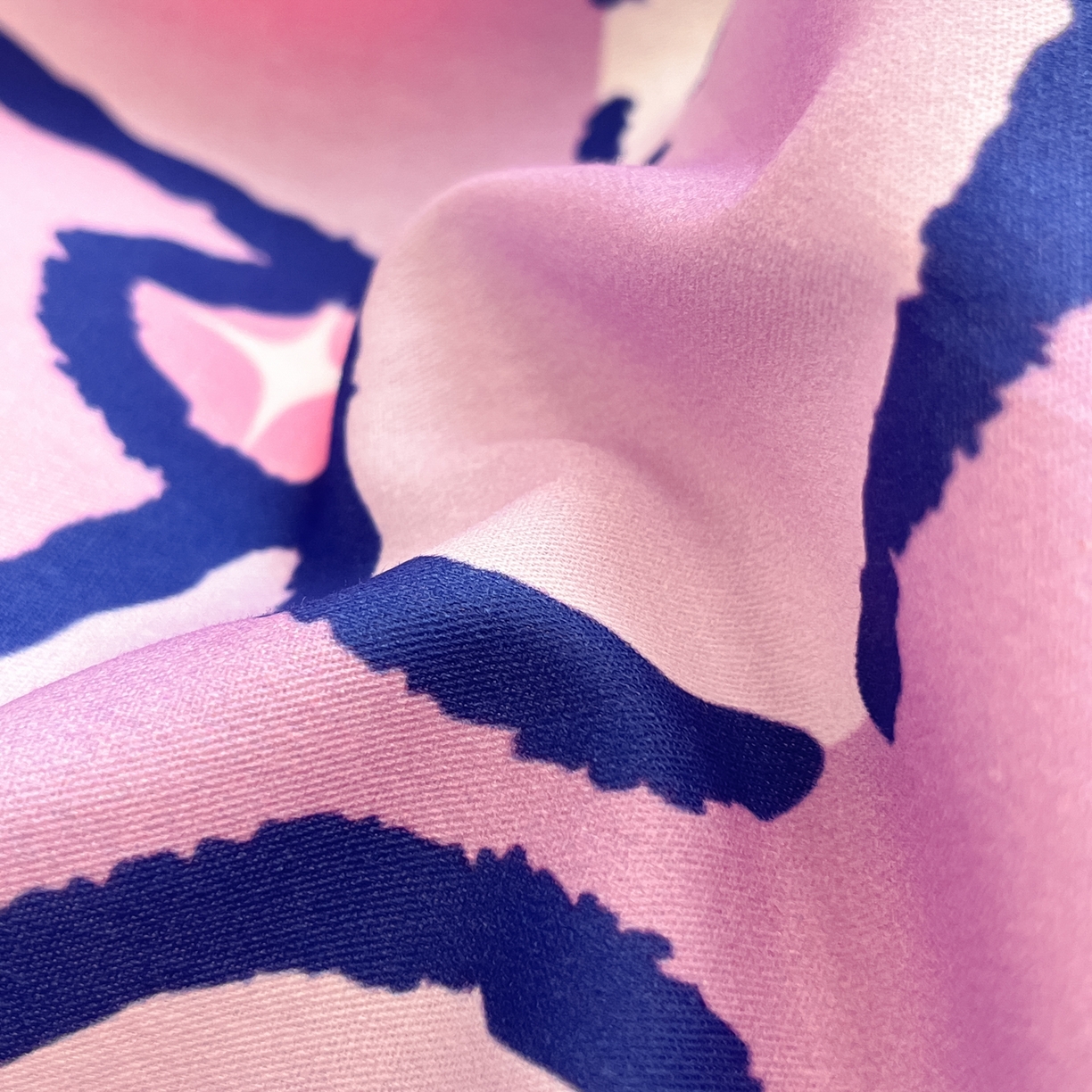 91家纺网 家纺一手货源 找家纺 暮思家居 2026新款正版授权三丽鸥大版全棉纯棉数码印花纯棉四件套系列-第二批(专版花型) 大版-幸福KT猫