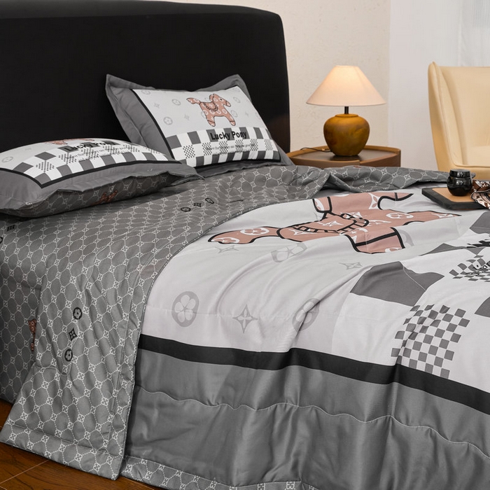 91家纺网 家纺一手货源 找家纺 宝薇 2026新款潮牌轻奢风大版夏被夏凉被空调被 马上有钱