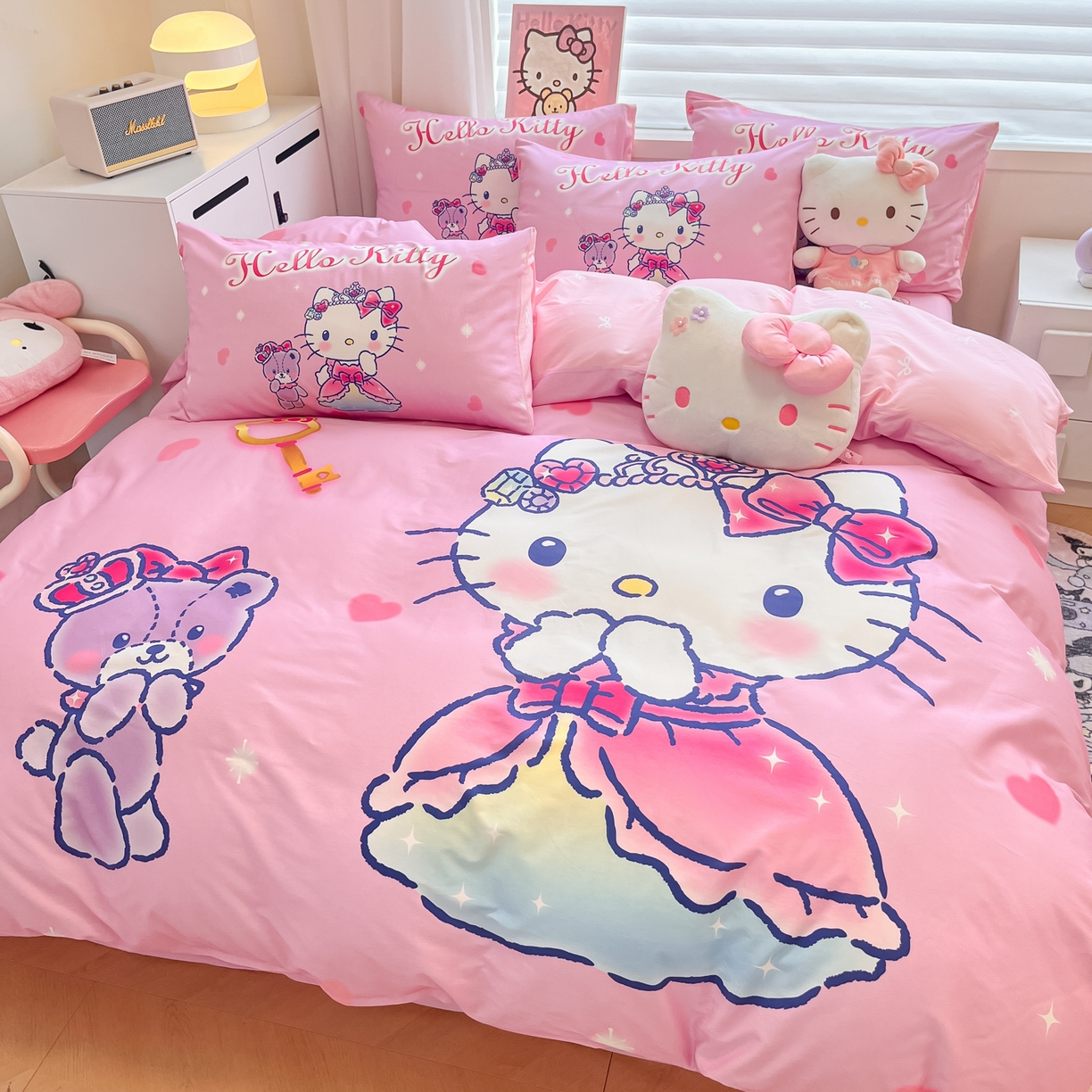 91家纺网 家纺一手货源 找家纺 暮思家居 2026新款正版授权三丽鸥大版全棉纯棉数码印花纯棉四件套系列-第二批(专版花型) 大版-幸福KT猫