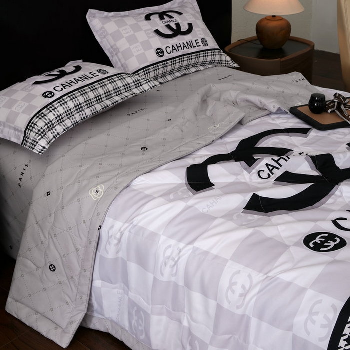 91家纺网 家纺一手货源 找家纺 宝薇 2026新款潮牌轻奢风大版夏被夏凉被空调被 棋盘香