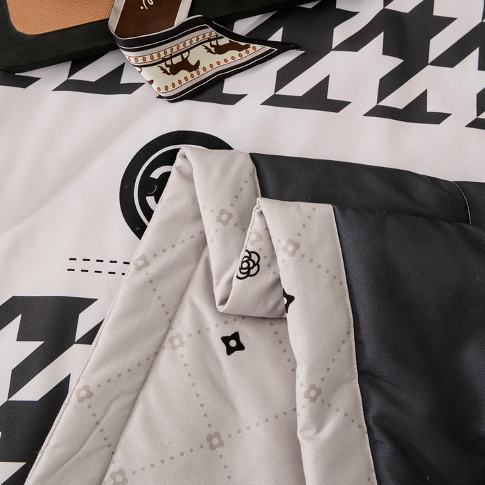 91家纺网 家纺一手货源 找家纺 宝薇 2026新款潮牌轻奢风大版夏被夏凉被空调被 千鸟结