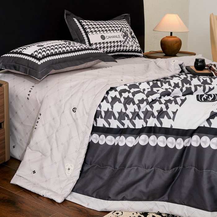 91家纺网 家纺一手货源 找家纺 宝薇 2026新款潮牌轻奢风大版夏被夏凉被空调被 千鸟结