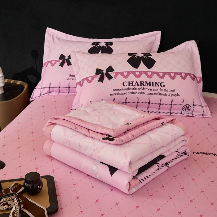 91家纺网 家纺一手货源 找家纺 宝薇 2026新款潮牌轻奢风大版夏被夏凉被空调被 山茶珍珠