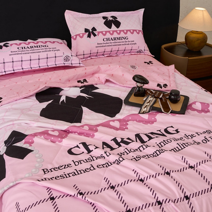 91家纺网 家纺一手货源 找家纺 宝薇 2026新款潮牌轻奢风大版夏被夏凉被空调被 山茶珍珠