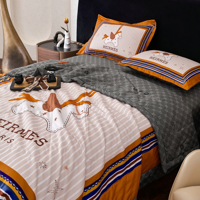 91家纺网 家纺一手货源 找家纺 宝薇 2026新款潮牌轻奢风大版夏被夏凉被空调被 天马行空