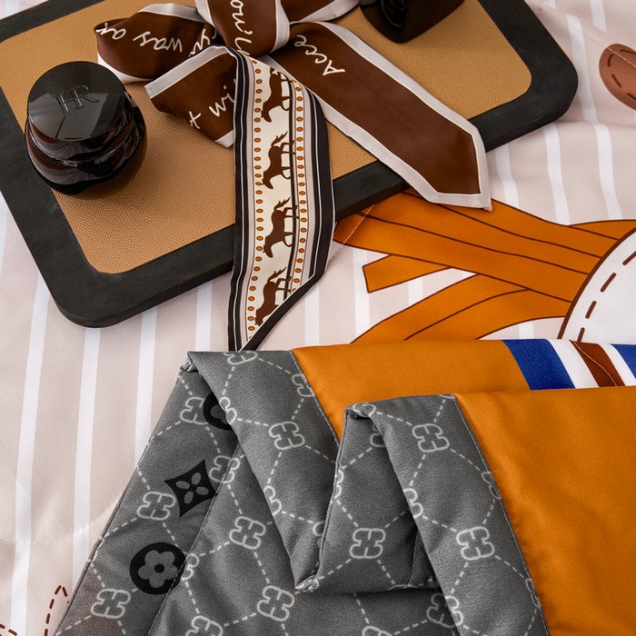 91家纺网 家纺一手货源 找家纺 宝薇 2026新款潮牌轻奢风大版夏被夏凉被空调被 天马行空