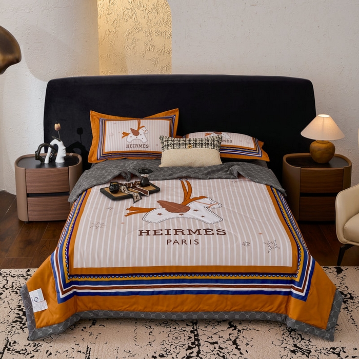 91家纺网 家纺一手货源 找家纺 宝薇 2026新款潮牌轻奢风大版夏被夏凉被空调被 天马行空